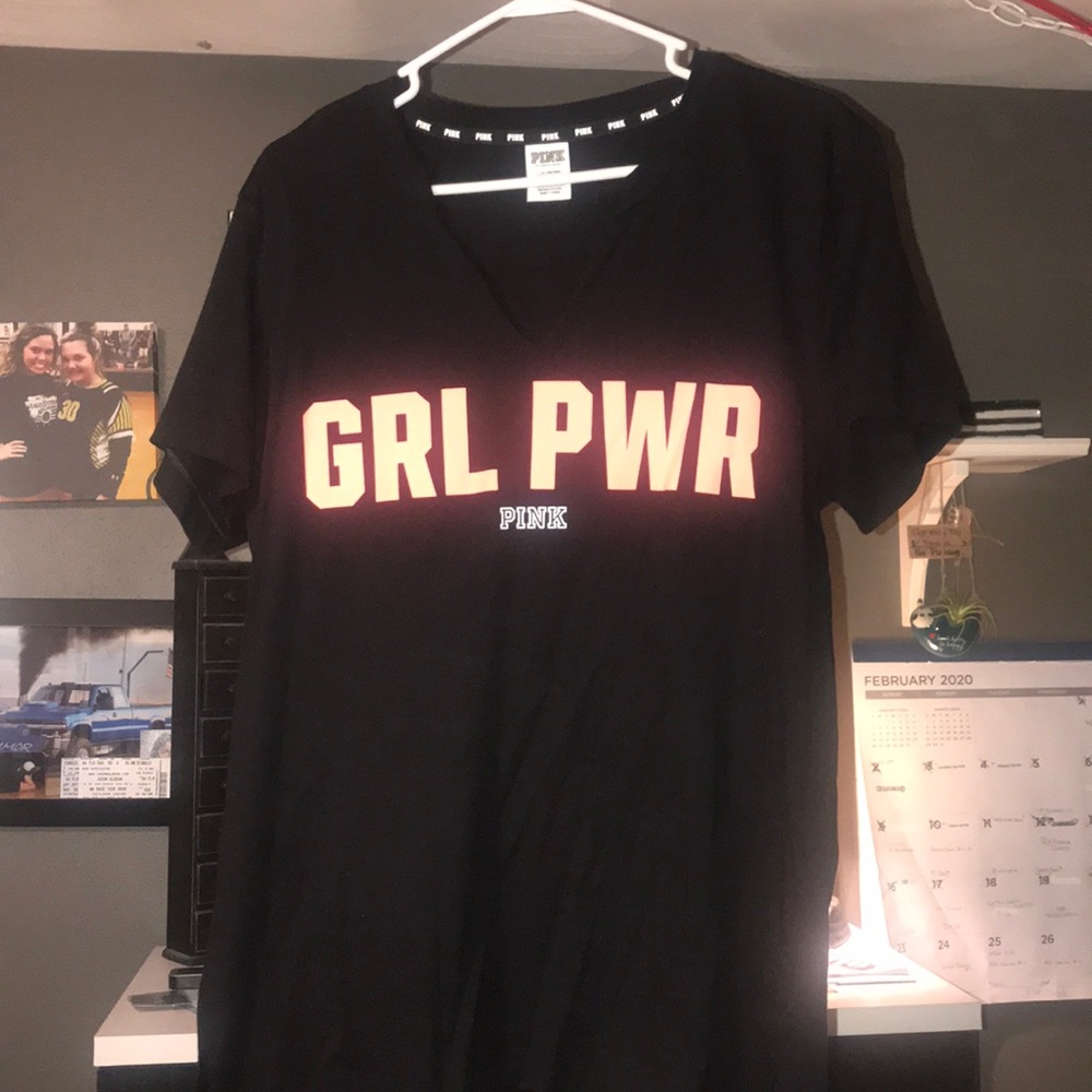 PINK v-neck t-shirt